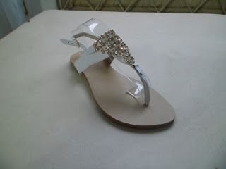 SANDALIA BRANCA DE TELA STRASS