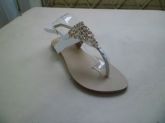 SANDALIA BRANCA DE TELA STRASS